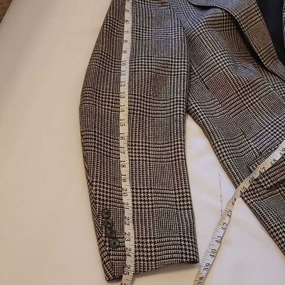 Burberry's vintage plaid blazer - Picture 8 of 16